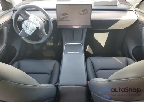 2022 Tesla Model Y z USA, uszkodzony, nr VIN 7SAYGDEE7NA016277